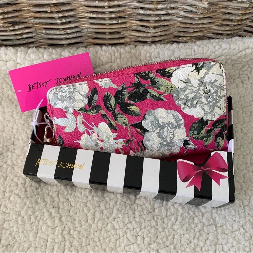 Betsey Johnson new floral wristlet NWT